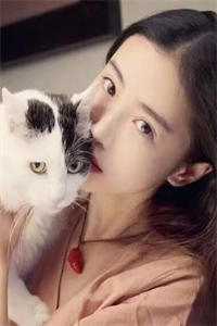被顶流女星踹了后，她悔了苏棠周弋全文+番茄