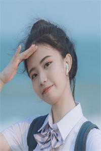 情消恨长，不复相见