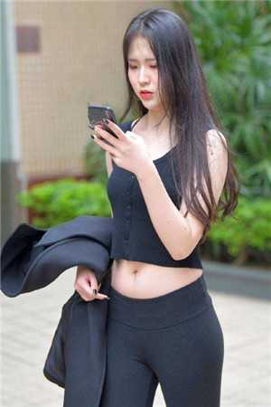 爱恨随风，暮开朝落