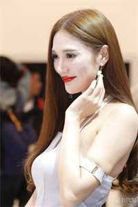 亲女儿被资助两年的养女欺凌后，我杀疯了