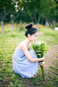 结婚当天，老公青梅带人婚闹把我毁容
