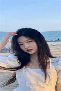 被老婆助理当众侮辱成废物，我选择离婚