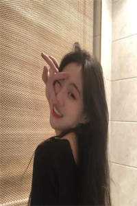 婆婆说自己的孕妇照有好运，我反手将她的好孕照洒满小区