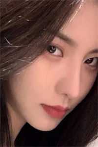 代替他的白月光用美人计后，他疯了