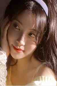 夫人和青梅进了庶弟的房，我与她们对家妇唱夫随