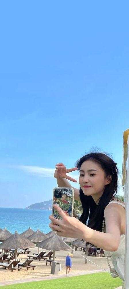 花落尽，爱恨成悲