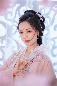 豪门大少跪求我花他钱