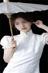 怀孕八月，夫君将我扔进土匪窝
