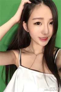 恰似明月向朝阳