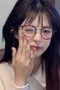 影后妻子捧小白脸新人出道，我反手把资源全送给了小白花