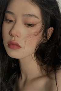 爱如飘萍，终陷尘泥