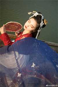 女友竹马害我无辜坐牢三年，她却让我大度
