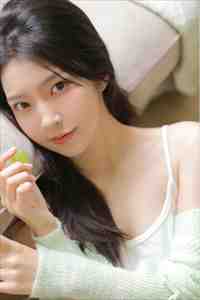 恶蠢哥哥为救绿茶养妹，将我强行锁进棺材喂尸蟞