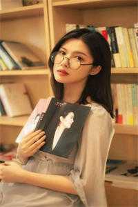 被养父关进弃婴塔后，母亲杀疯了