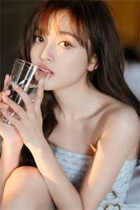 我陪男友创业成功，他却把我的位置给了别的女人