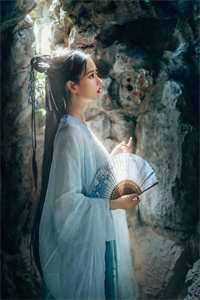 蛮夷攻城时，妻子正陪着小白脸上山狩猎