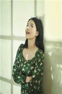 老婆男闺蜜喝多了，搂着老婆忆往昔
