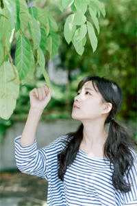 丈夫把儿子吊在直升机上，只为博白月光一笑