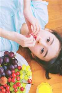 《弟弟挖人祖坟害我被打死，重生后我杀疯了》(何佳佳何叔)完结的小说_小说完结免费《弟弟挖人祖坟害我被打死，重生后我杀疯了》(何佳佳何叔)