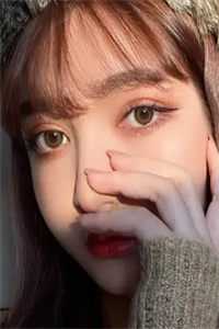 重生后，我不救厂花老婆了
