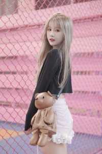 我替孤女嫁给瘫子后，所有人都后悔了
