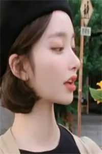 穿成巫师传人后，假少爷的脸被我打肿了