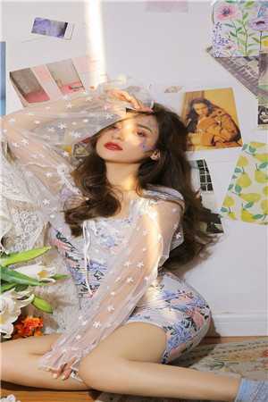 重生后，我把老婆送给了首富