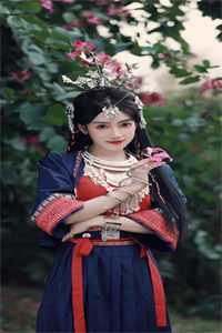 儿童节，妻子把女儿绑上过山车