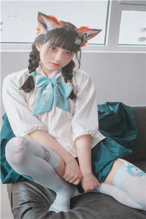江水流春去欲尽