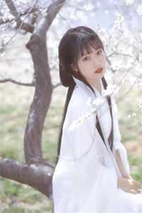 君看今日枝头花，不是旧时枝上朵
