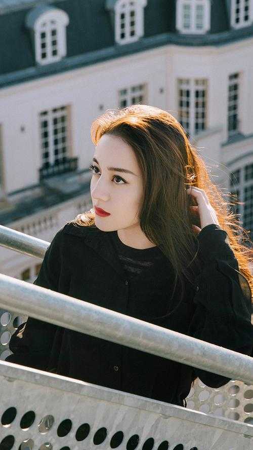 停了黑卡后，想拍白月光宝物的赘婿霸总疯了